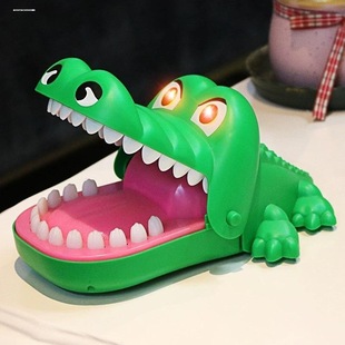 咬手指的大嘴巴鳄鱼咬人玩具恐龙鲨鱼狗狗海盗桶拔牙儿童亲子整蛊