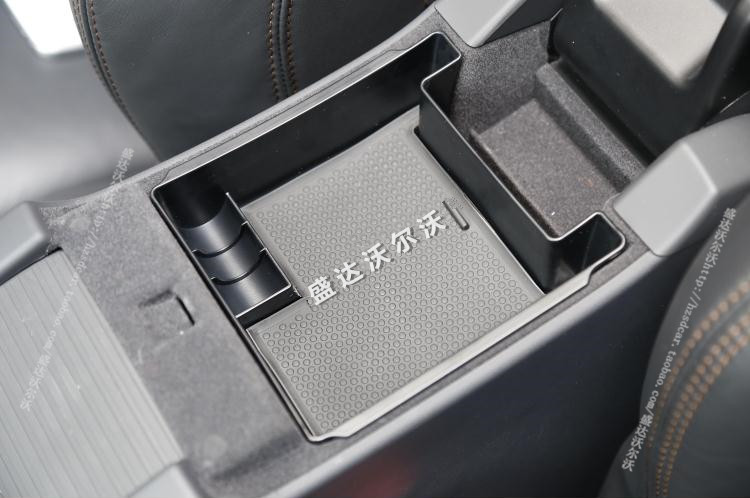 适配沃尔沃XC60S60V60S60L储物盒改装收纳扶手隔板扶手箱置物盒
