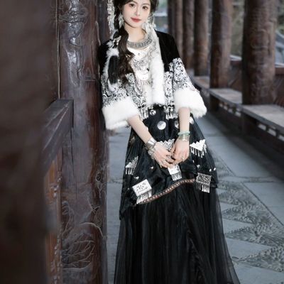 新款苗族少数民族秋冬写真服饰