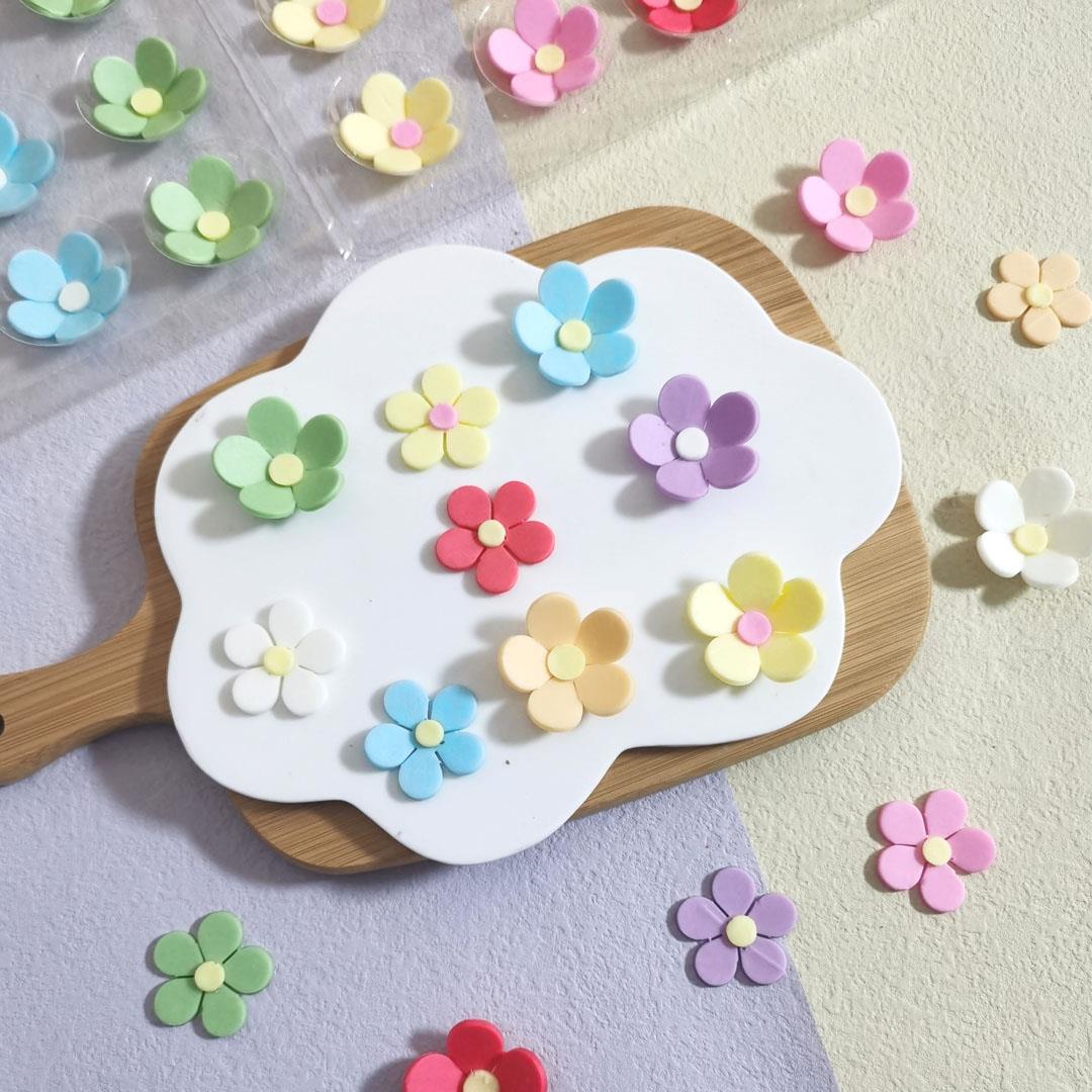 巧克力软脂小花网红创意甜品台摆件生日蛋糕配件立体彩色梅花装饰