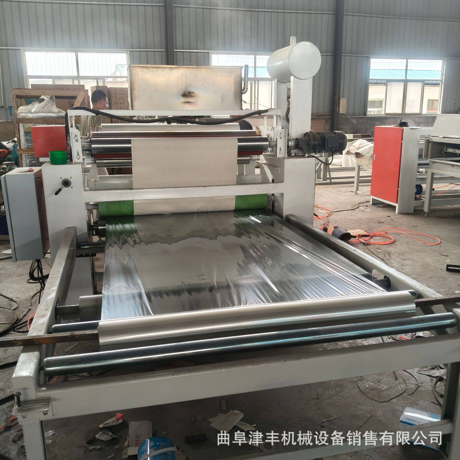 包装布料离型膜不干胶复合机 棉麻布料离型纸背胶机 双面胶过胶机