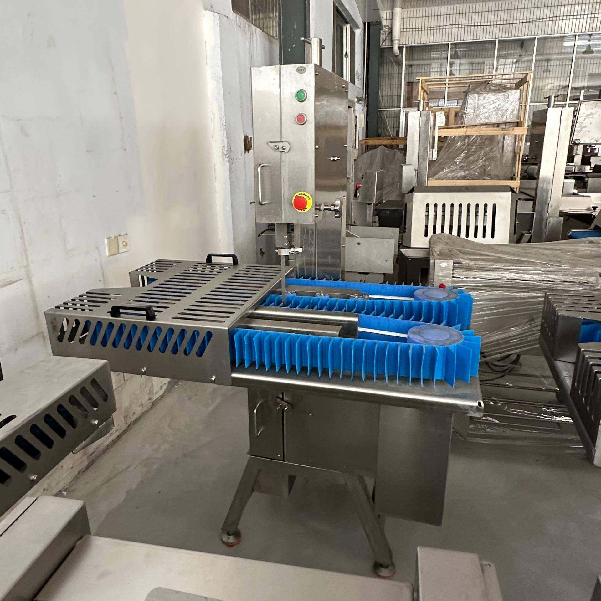 全自动猪蹄劈半锯 冻猪蹄分半机 不锈钢猪脚分半机,清洗/食品/商业设备,肉制品加工设备,淘宝优惠券,粉丝福利购,淘宝优惠卷