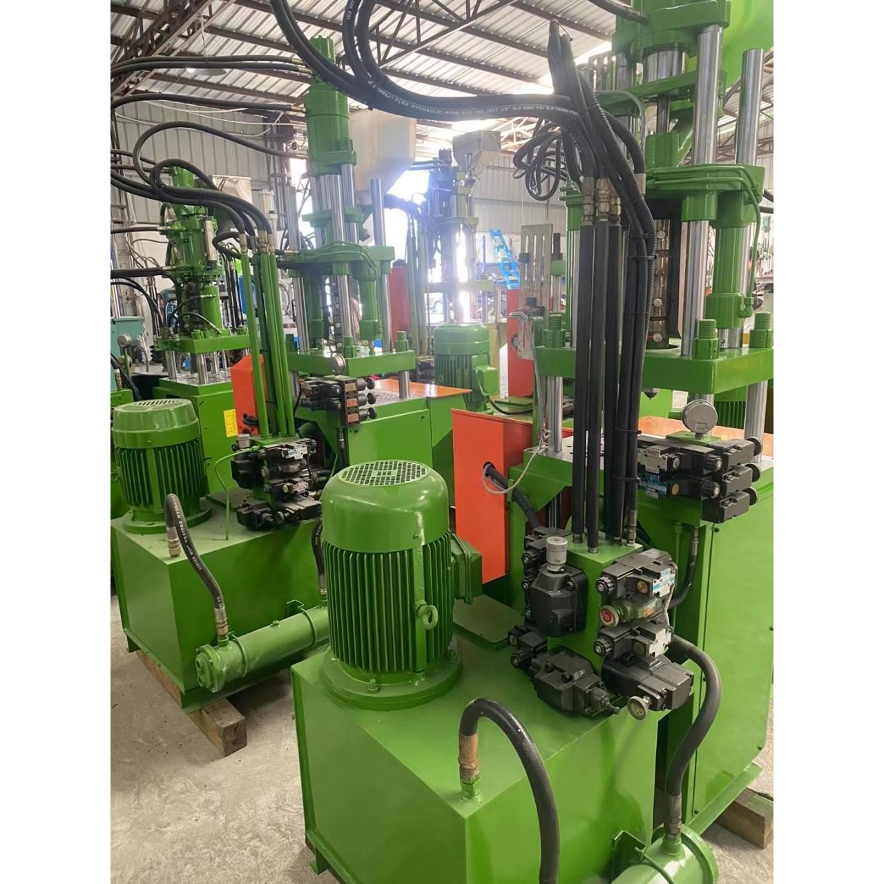 出售赞扬立式注塑机九成新45吨牙线牙刷注塑机