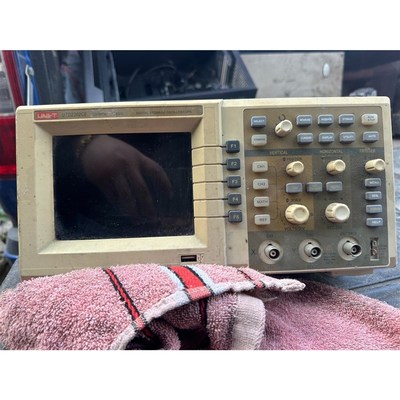 优利德优利德双通道示波器UTD2202CE 东西如图 能开机