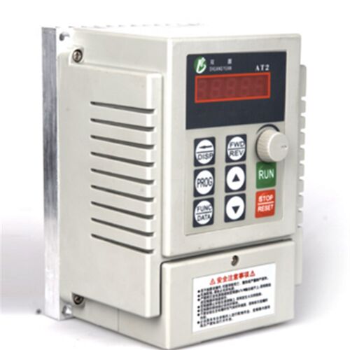 变频器0.75KW/1.5kw单相220V输入220V输出通用型电机调速风机水泵