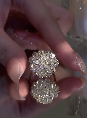 莲花水晶戒e指星光百花开口戒可调节白莲花朵百合花活口戒指轻奢