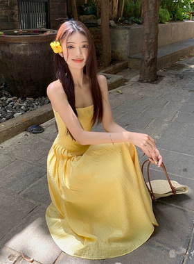 连衣裙小个子黄色吊带连衣裙女装收腰气质长裙早秋流行穿搭