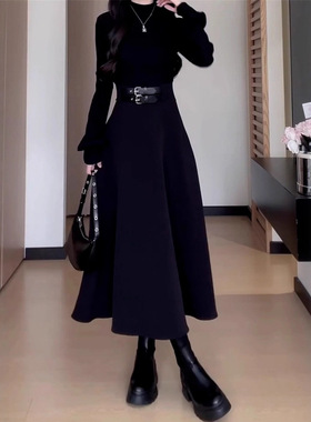 2025秋季新款小个子赫本风黑色内搭连衣裙子女秋冬感收腰长裙