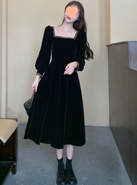 法式金边方领丝绒连衣裙女装秋冬复古赫本风内搭晚礼服A字长裙子