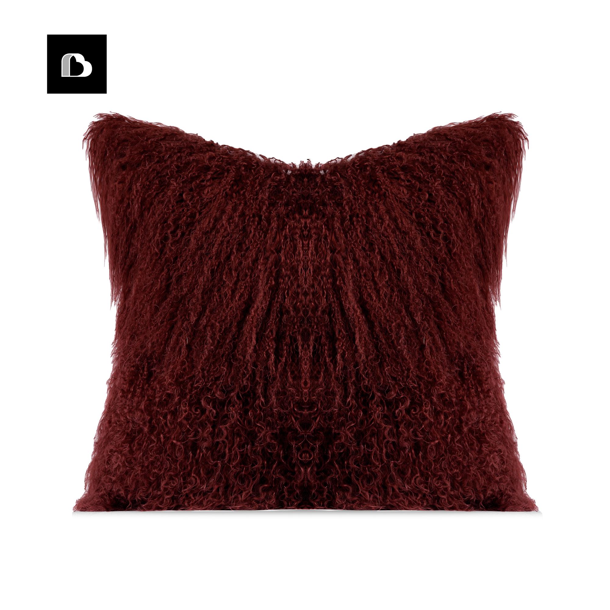 柏洛斯北欧新年红酒红色滩羊毛皮毛抱枕沙发客厅靠垫2024网红款