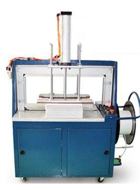 加压式全自动捆扎机江门被服高台型自动加压打包机PP胶带捆包机厂