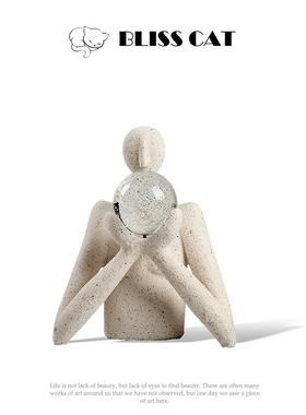 现代轻奢抽象人物水晶球创意摆件客厅儿童房装饰柜艺术雕塑装饰品