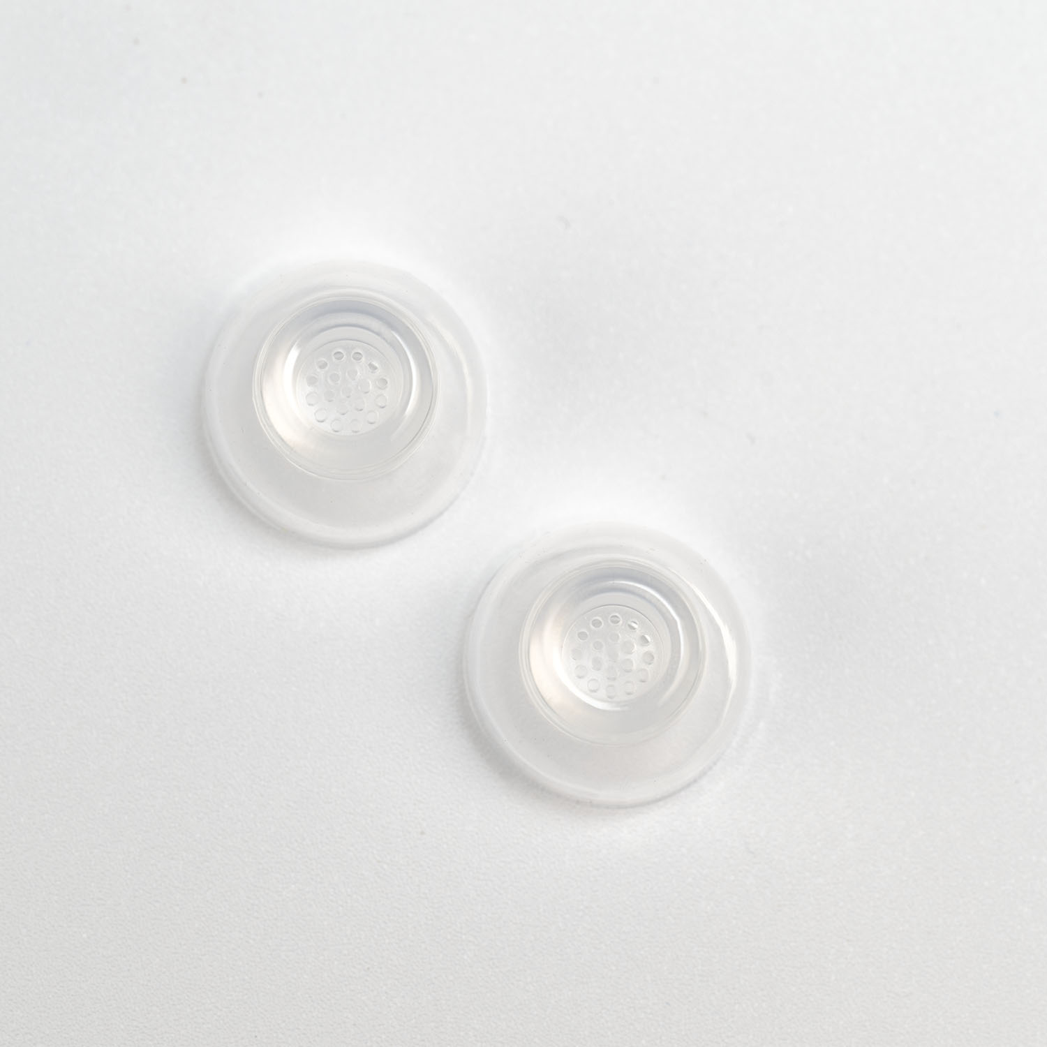 六月船歌Junebarc 还没有想好什么名字群友先吃 液态硅胶滤网耳套