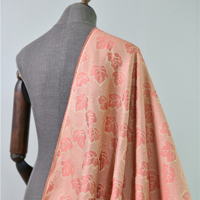 梧桐叶 非遗半木屐交织真丝提花横萝缎宋G锦45姆50丝50聚酯 新中