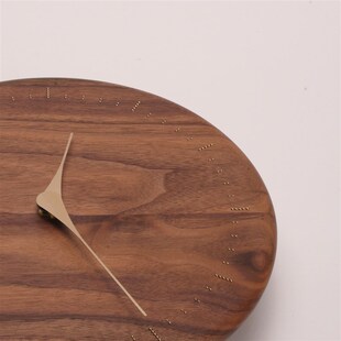 原创黑胡桃木钟k表现代简约挂钟客厅时尚轻奢实木黄铜挂墙时钟