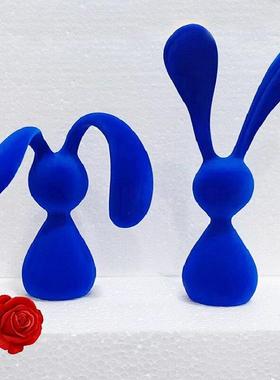 克莱因蓝卡通长耳弯耳兔子客厅酒柜电视柜入户玄关轻奢风装饰摆饰