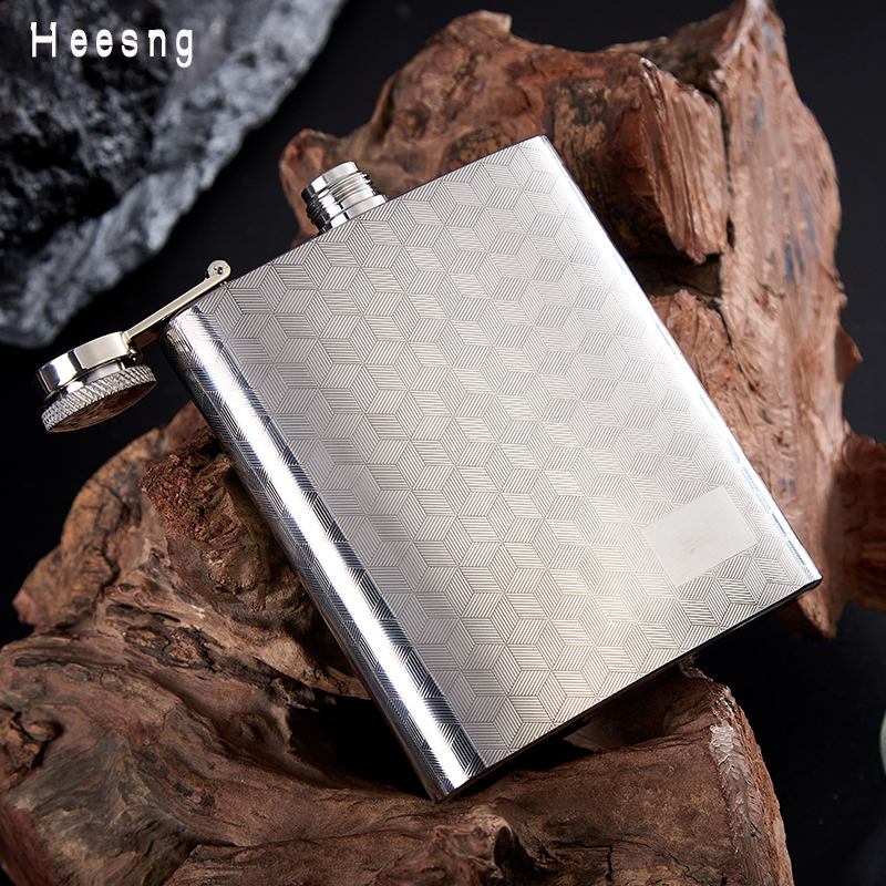 304不锈钢随身酒壶高档加厚迷你扁小酒壶约2 3两家用便携金属酒具