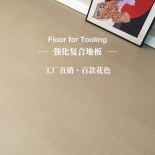 灰色强化复合木地板防水包安装 成都厂家直销工程家用卧室地暖工装