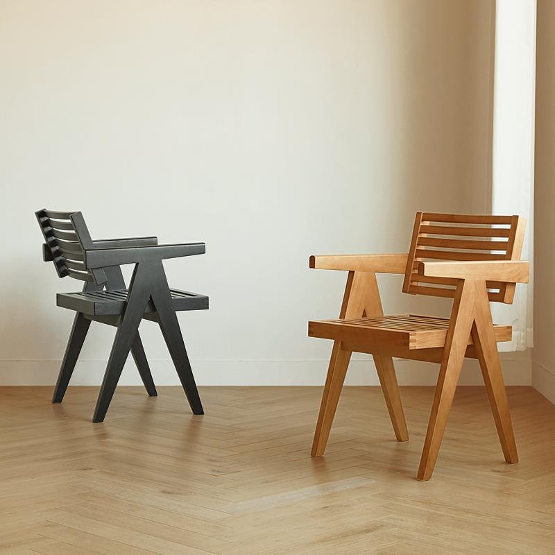 北欧实木餐椅家用设计师休闲阳台椅子民宿中古书桌椅子昌迪加尔椅