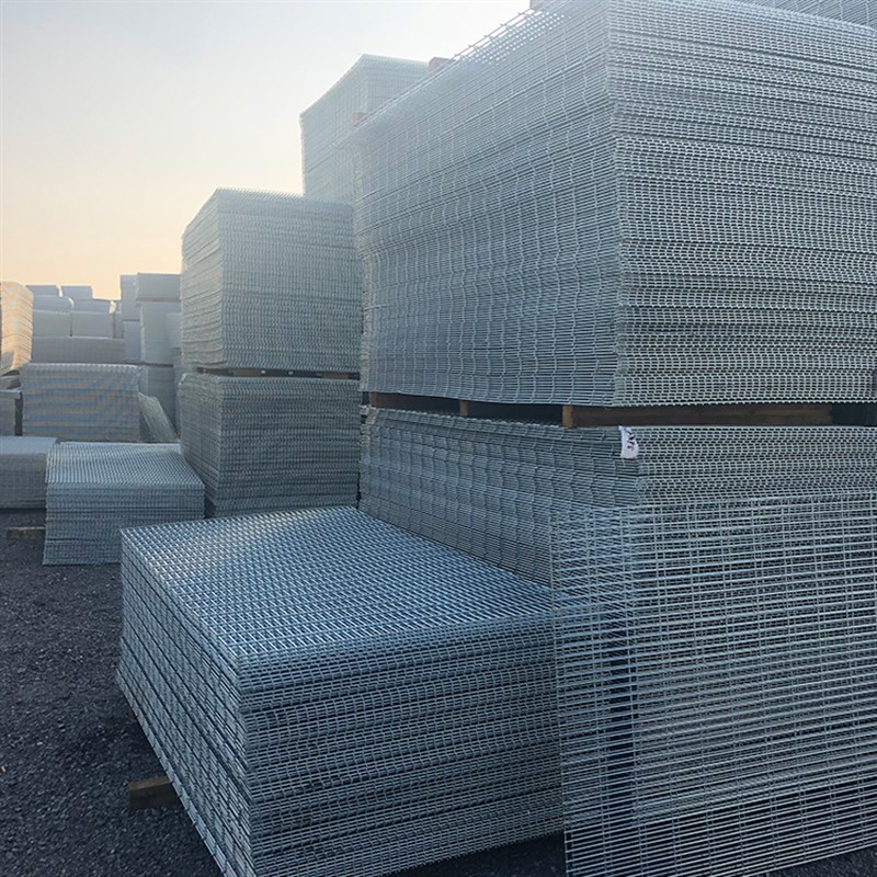 镀锌铁丝网铁网格网片加粗养殖网围栏电焊铁丝网钢丝网防护网网片