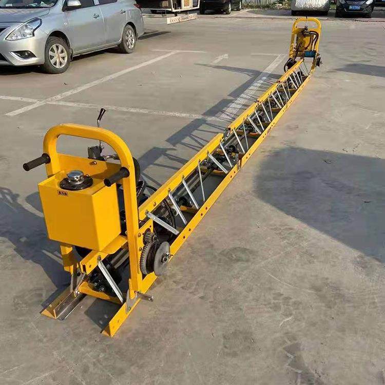 混凝土道路液压自动行走振动梁拼接式整平机框架式汽油摊铺机