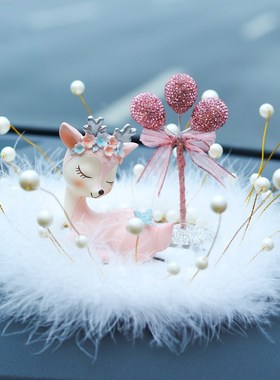 一路平安鹿汽车摆件女神款v礼物中控台车载高档上车内装饰用品大