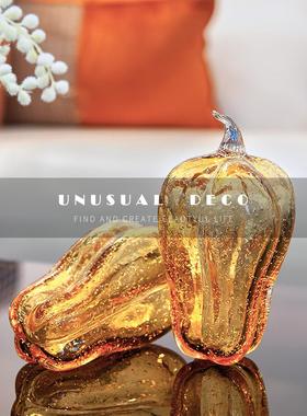 现代轻奢创意家居黄色辣椒玻璃摆件银色圆形托盘样板间软装饰品