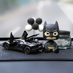创意汽车摆件中控台高档男蝙蝠侠可爱摇头公仔车内装 饰品车载用品
