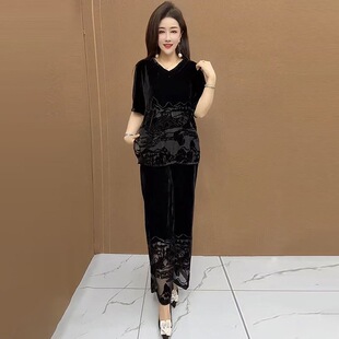 时尚气质妈妈装V领短袖T恤衫真丝绒烧花镂空洋气上衣休闲百搭套装