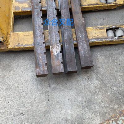 堆高机上下横梁滑架梁型材合力堆高机上下挂板堆高机配件杭叉龙工