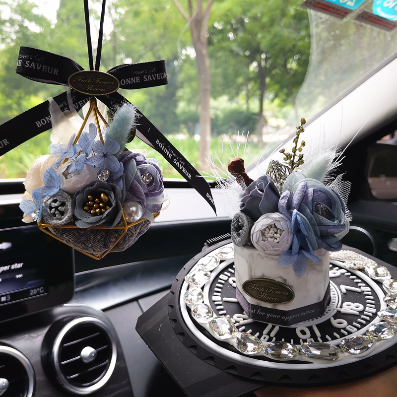 汽车挂件后视镜挂饰吊饰高档车载香水香薰创意个性车内饰品摆件女