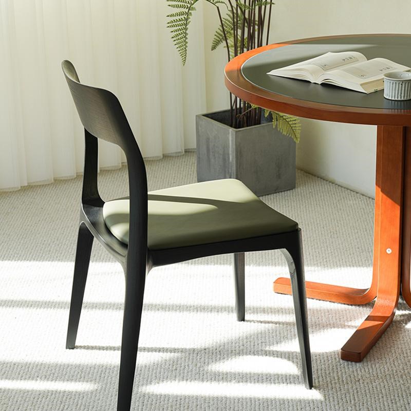 实木餐椅复古设计师简约侘寂风现代餐厅民宿白蜡木胡桃色书桌椅子