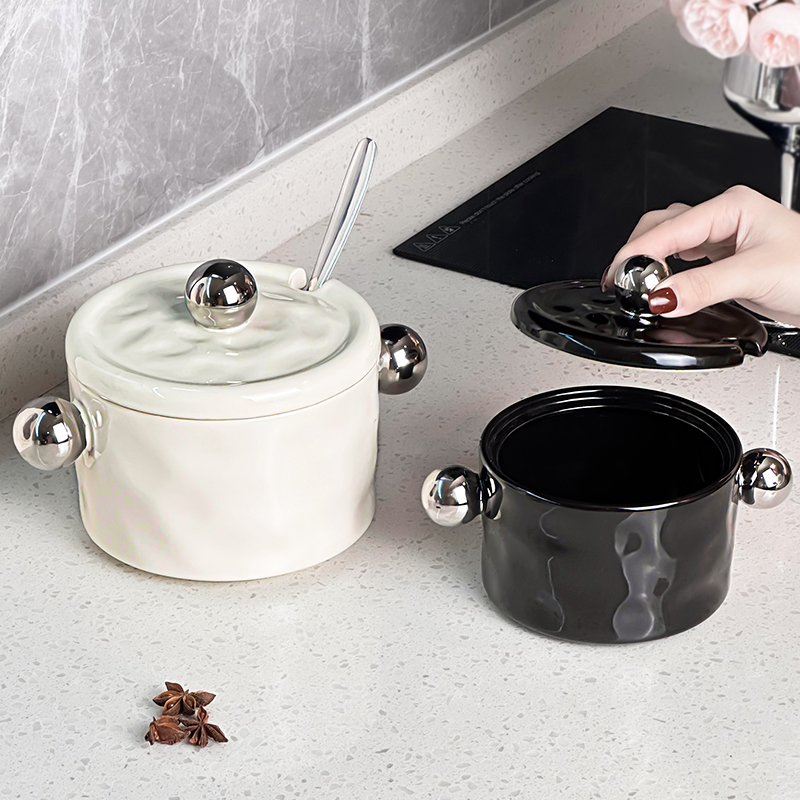 陶瓷猪油罐家用耐高温调料罐辣椒油专用罐装荤油罐厨房多功能罐子