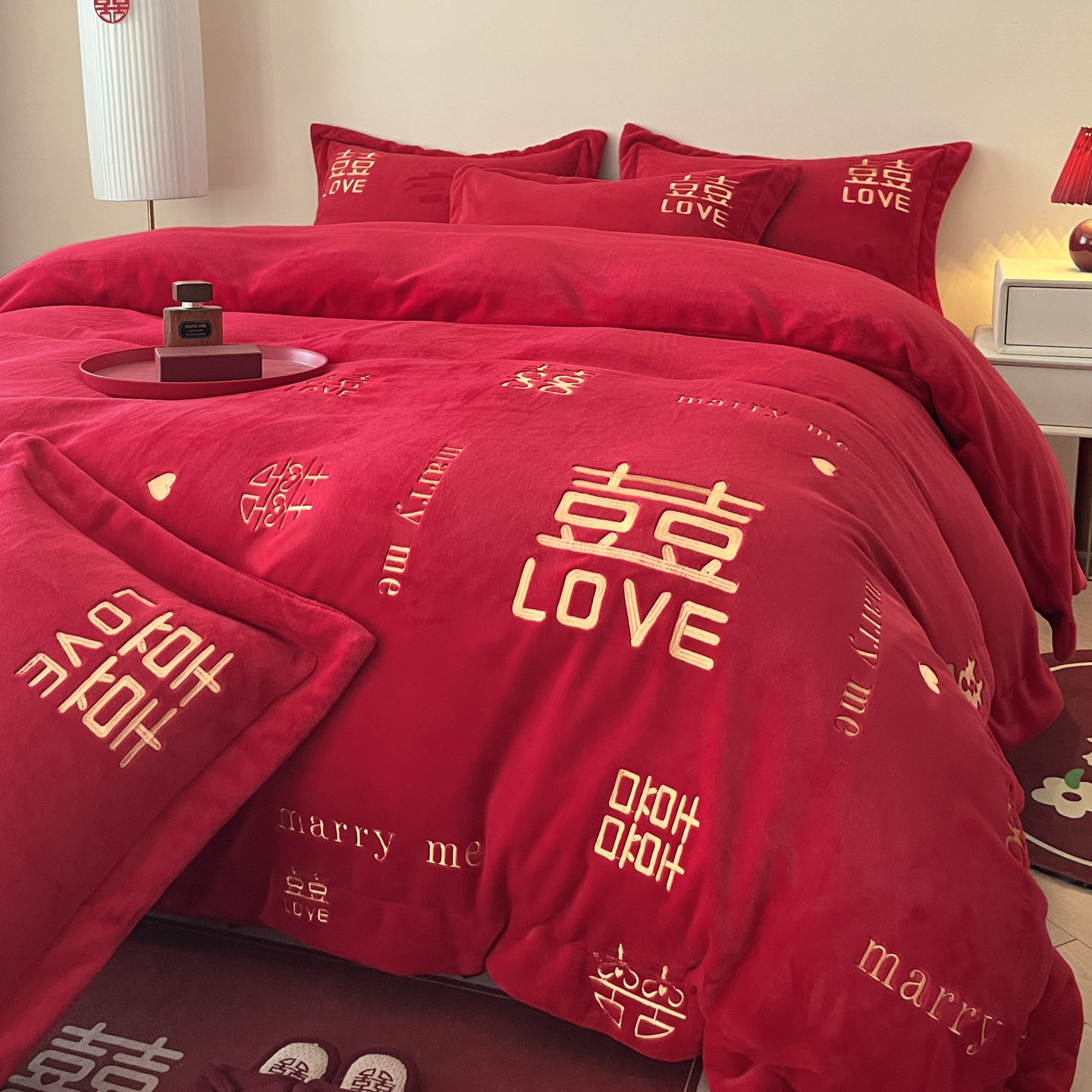 新婚冬季加厚牛奶绒大红色结婚四件套刺绣法兰绒婚庆床单被套五件