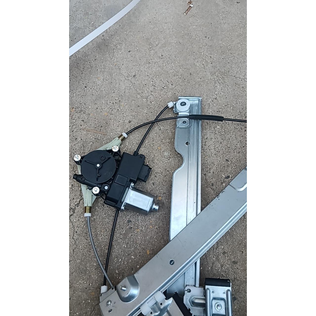 适配长安睿骋CS95玻璃升降器摇机电动车窗升降器正品车窗升降器