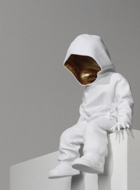 现代简约软装饰售楼处样板间家居创意艺术L抽象卡通坐姿人雕塑摆