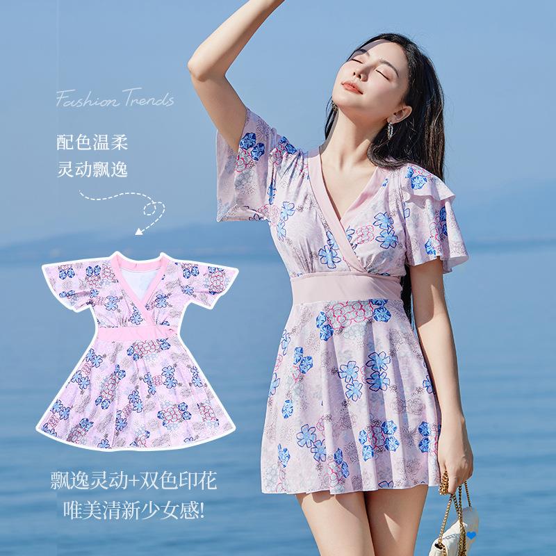 2025新款新款大码连体泳衣女温泉游泳衣新款泳装女式保守遮肚显瘦