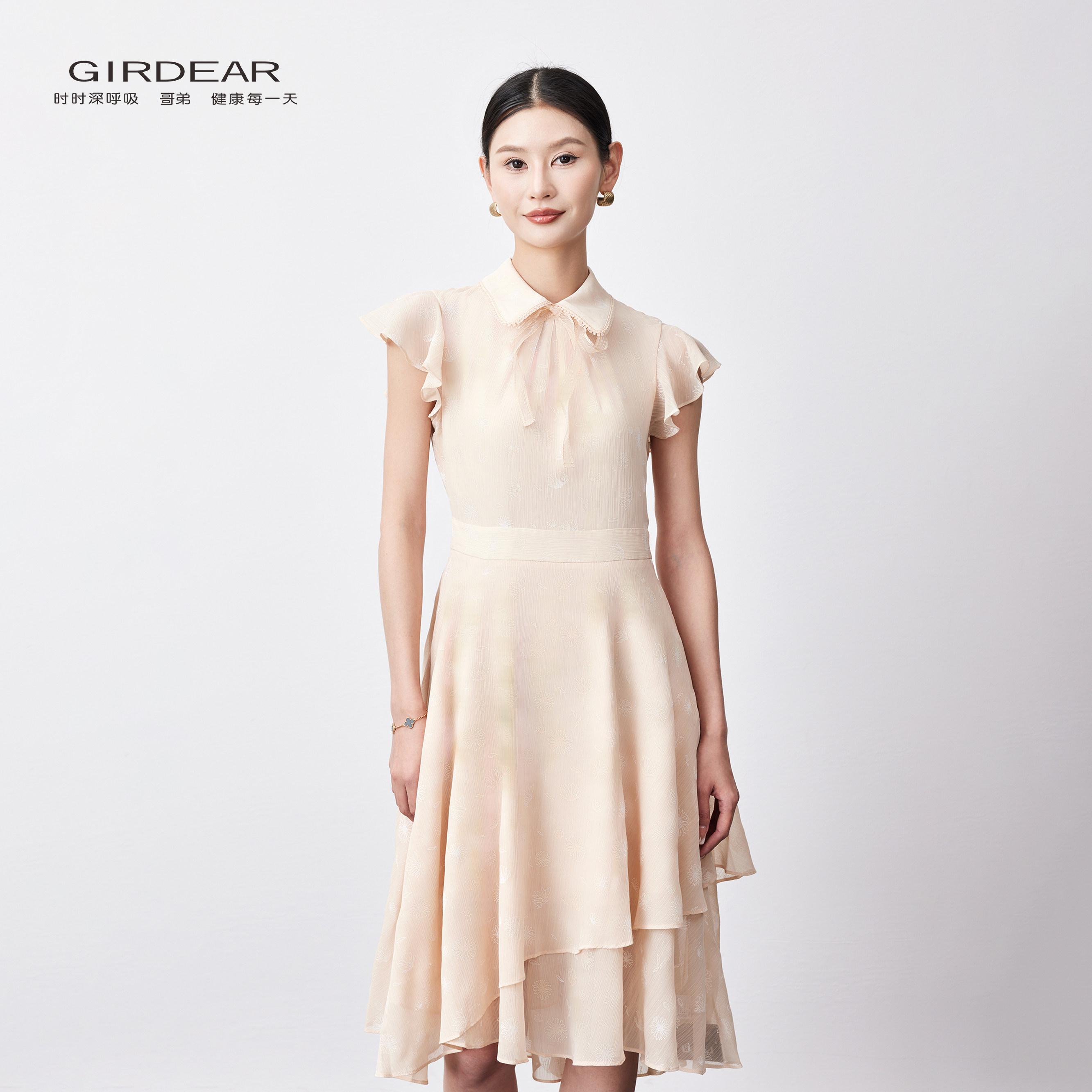 Girdear/哥弟夏季小飞袖碎花连衣裙女减龄薄款气质15004