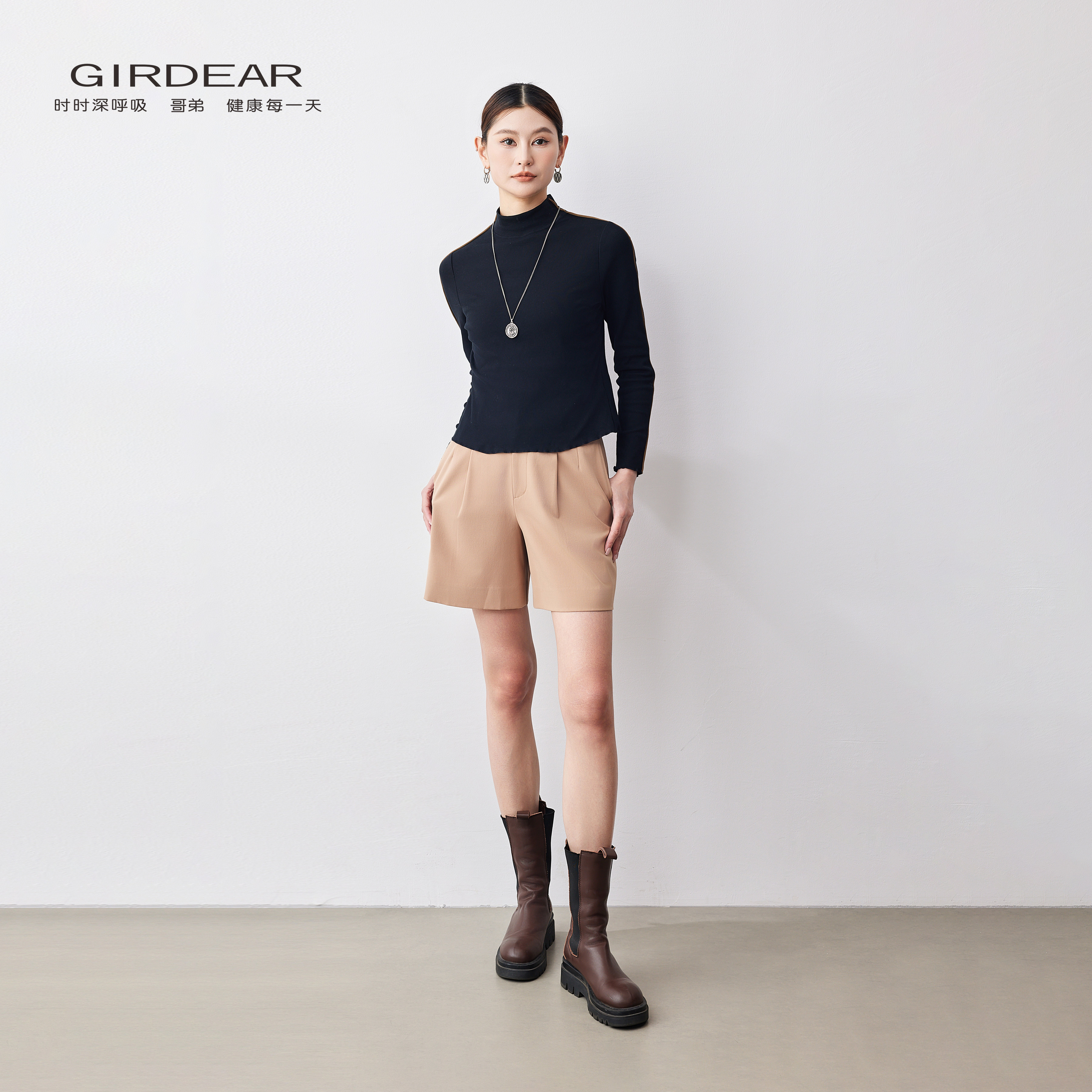 Girdear/哥弟经典款黄金半高领竖坑条针织百搭修身打底衫1300626