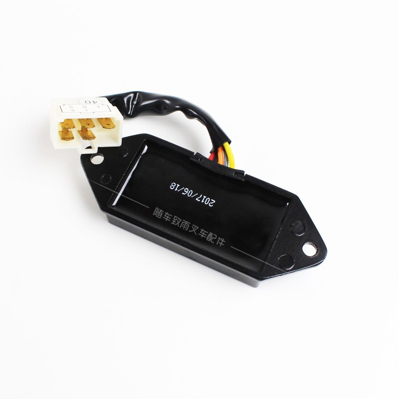 泰格牌 叉车发电机电子调节器 JFT147C 14V 28V 350-1500W五插