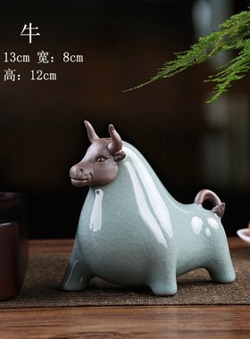 陶瓷生肖小鸡猴羊牛摆件可爱家居装饰客厅玄关桌面大号茶宠工艺品