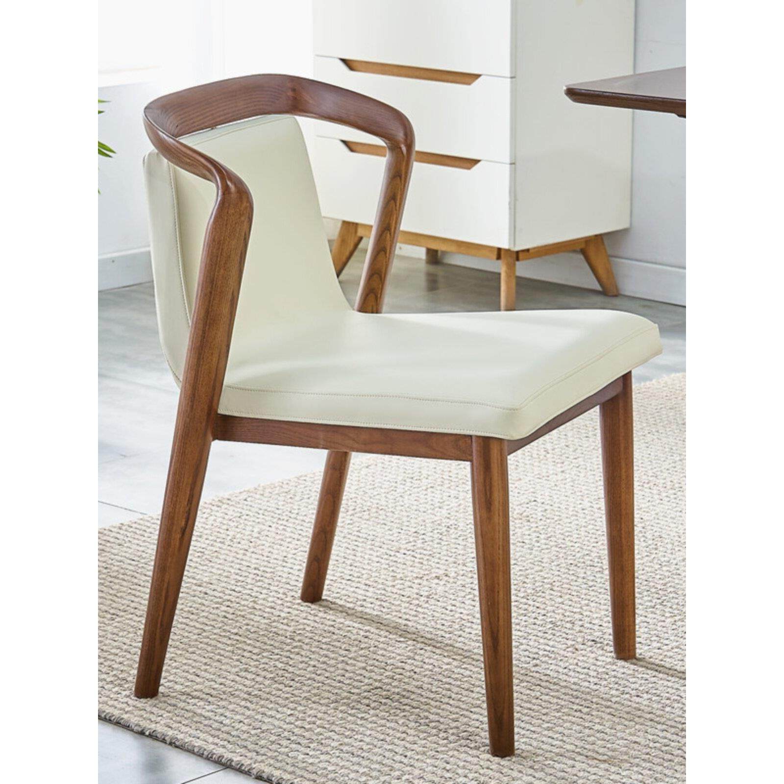 胡桃实木餐椅意大利极简家居椅现代简单灰木靠背北欧桌椅