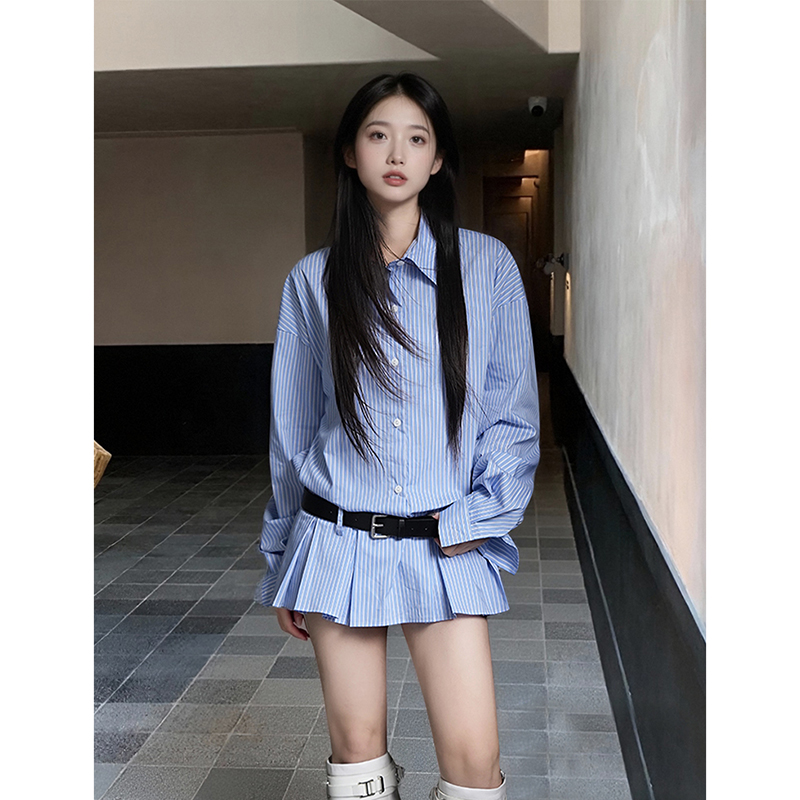 条纹翻领排扣收腰百褶下摆衬衫连衣裙+高腰衬衫短裤两件套配腰带