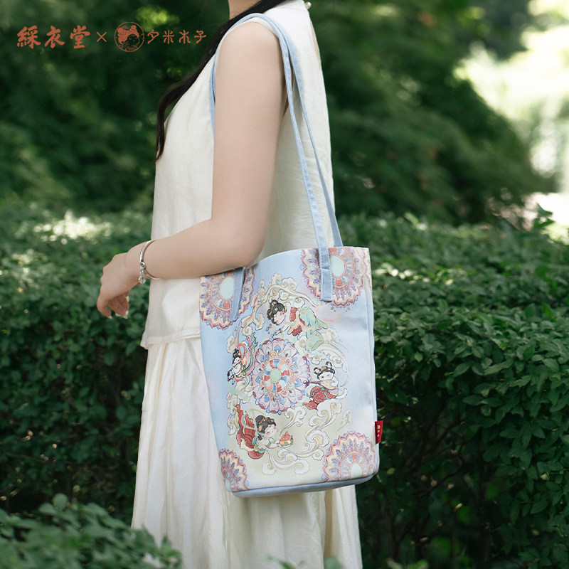 彩衣堂x夕米木子 国风可爱敦煌水桶包手提拎单肩腋下拉链大容量女,节庆用品/礼品,文化创意包/袋,淘宝优惠券,粉丝福利购,淘宝优惠卷