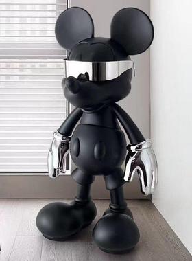 网红潮玩米奇赛博朋克落地客厅摆件玄关电视柜酒吧样板间轻奢