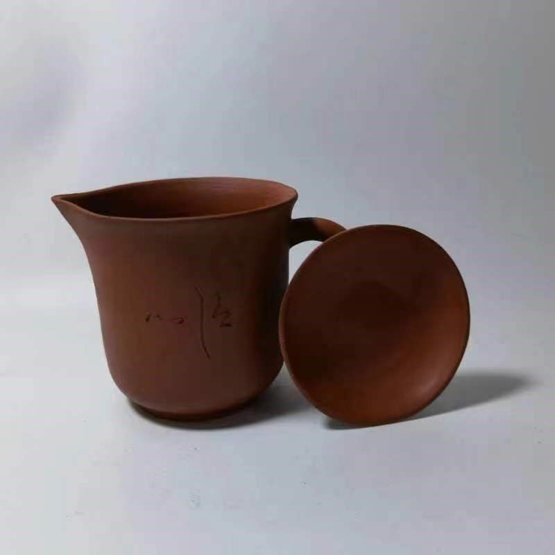 宜兴紫砂有盖公道杯九十年代老库存红泥粉浆300cc梅花刻字分茶器