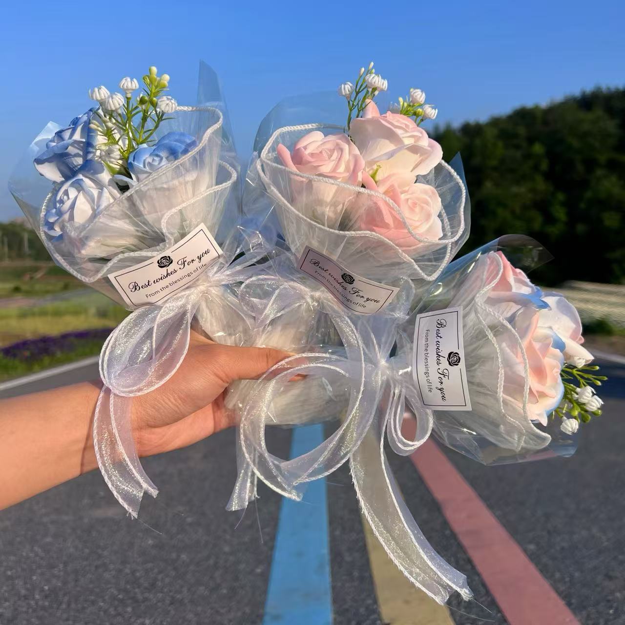 毕业季仿真小花束碎冰玫瑰满天星仿真花束幼儿园儿童节生日礼物