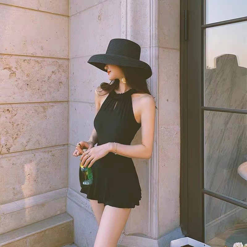 连体泳衣女2024新款裙式保守平角遮肚显瘦露背高级感度假泡温泉装