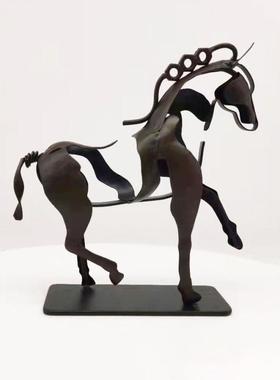 Horse Sculpture Adonis铁马雕塑阿多尼斯镂空桌面装饰摆件带灯串