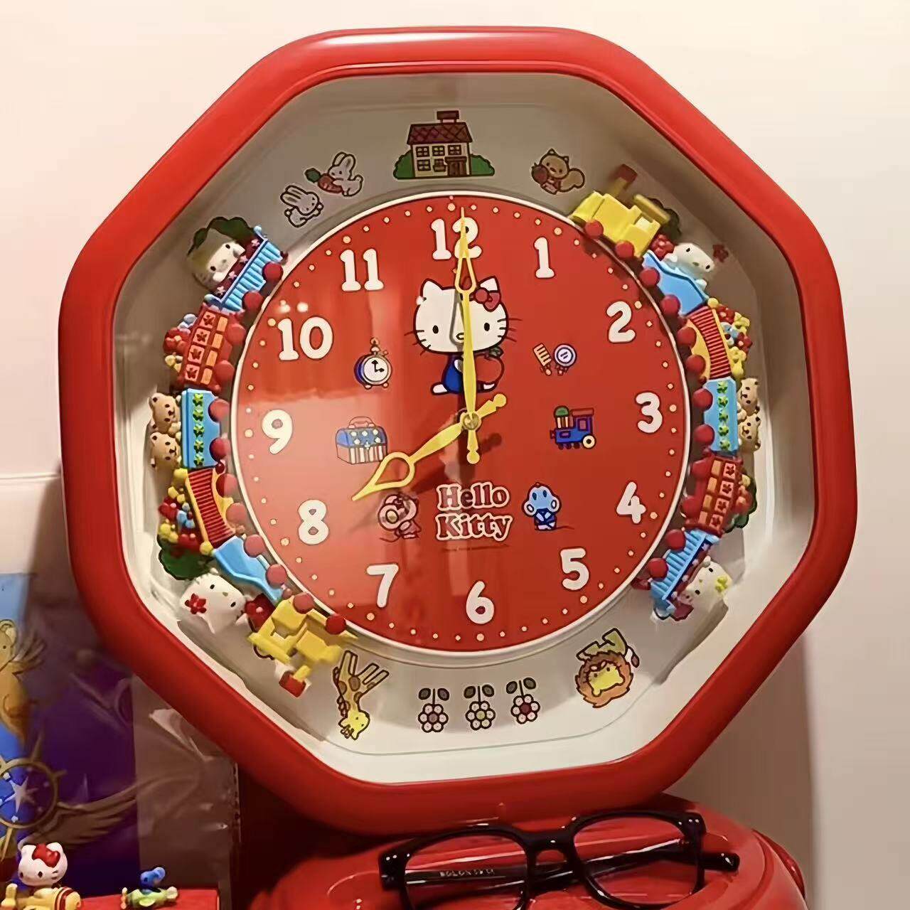 HelloKitty挂钟卡通小火车座钟会开火车的家用时钟挂表